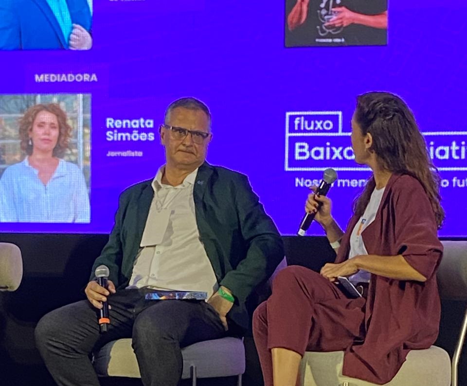 Sidnei Aranha em painel no evento Fluxo Baixada Criativa